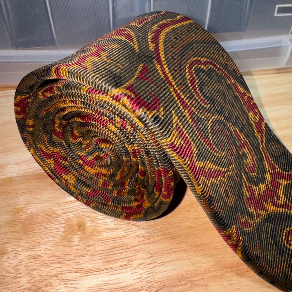 Robert Talbott Silk Tie Brown Red Gold Paisley Hand Sewn USA Ancient Madder - Picture 11 of 14